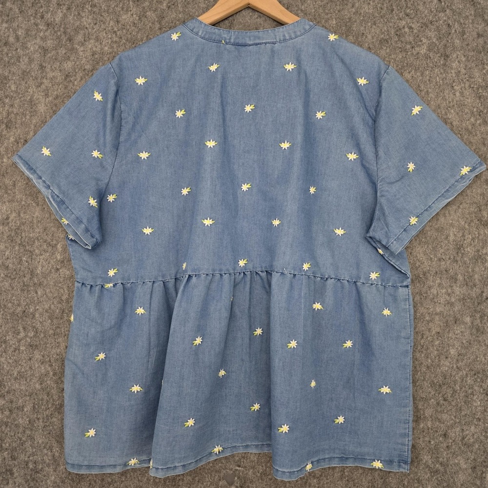 Country Store Blouse Womens 1X Blue Chambray Daisy Embroidered Henley Tunic - Picture 2 of 9